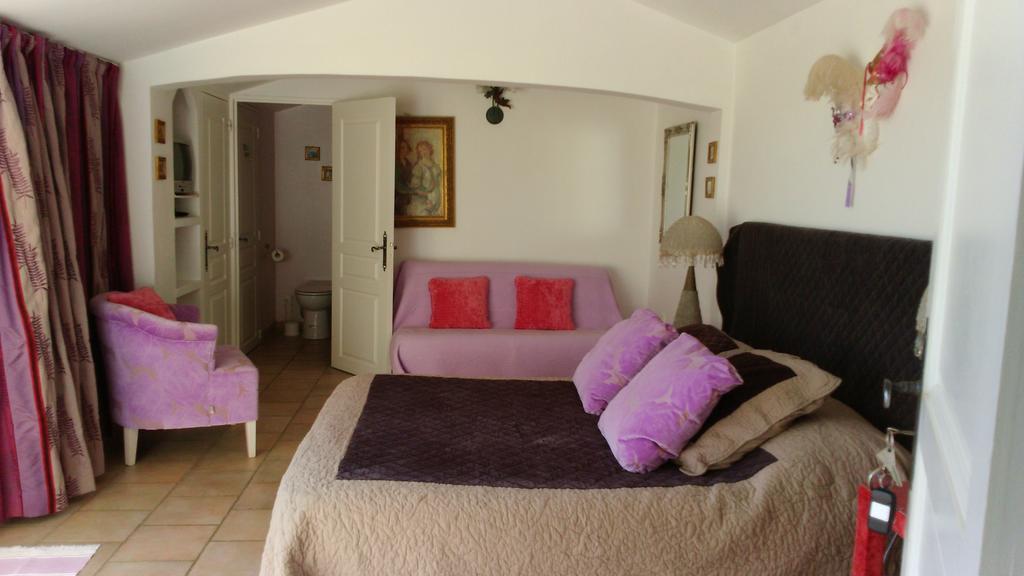 Mavilla Akwaba Sainte-Maxime Esterno foto